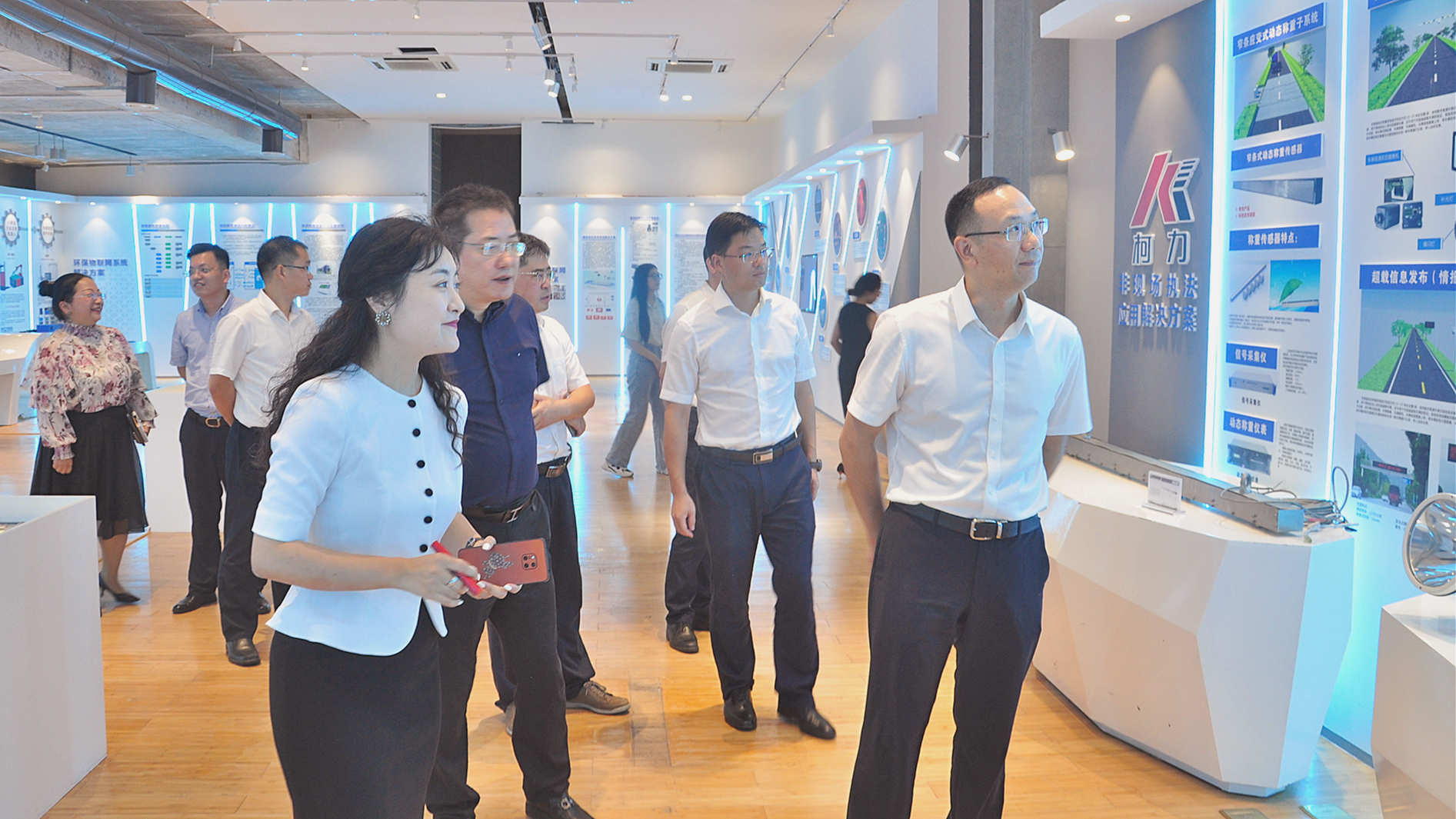 寧波市江北區(qū)委副書記、代區(qū)長許會祥一行蒞臨柯力傳感考察調(diào)研