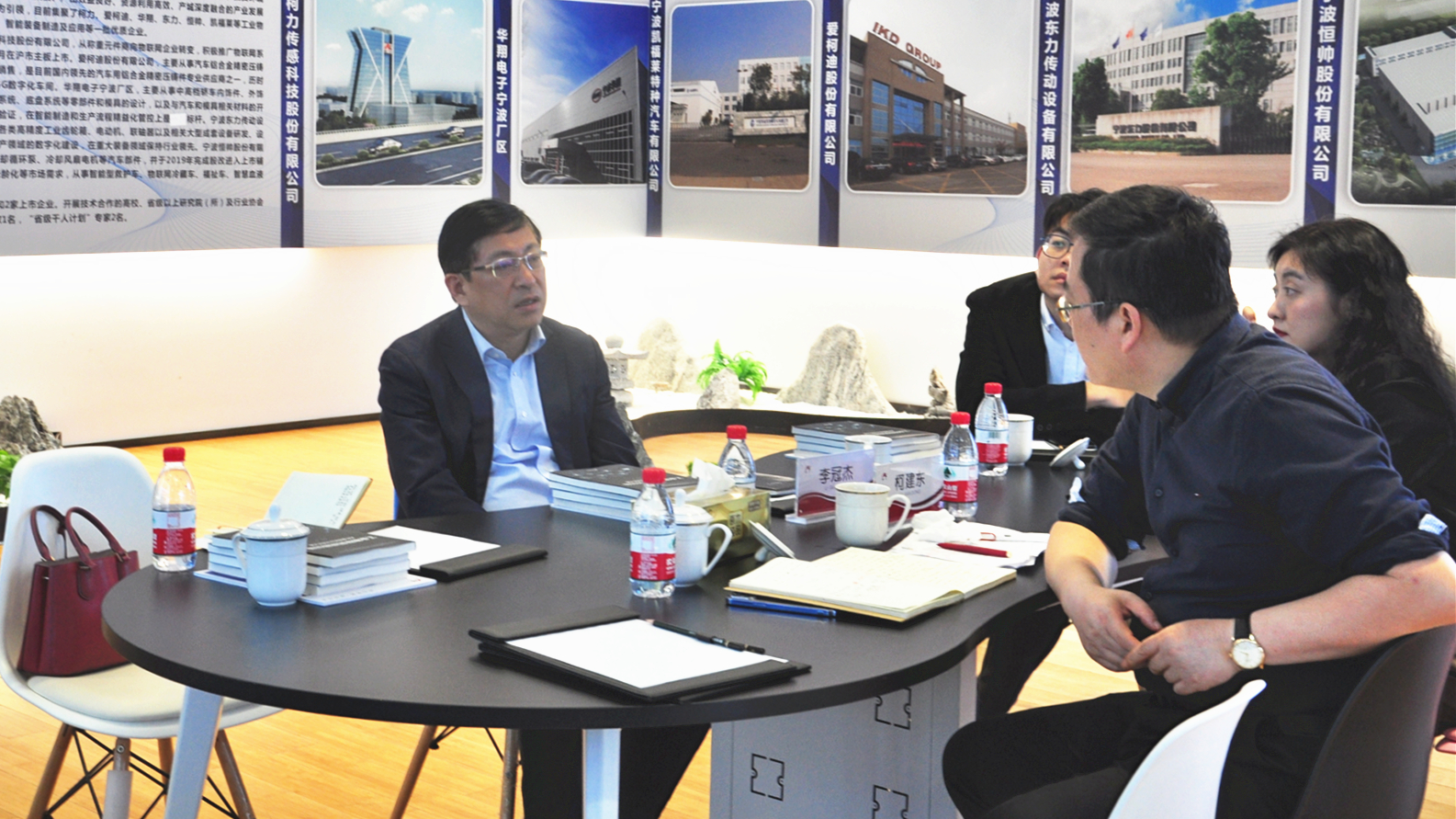 寧波市江北區(qū)委副書(shū)記、區(qū)政法委書(shū)記李冠杰一行赴柯力傳感調(diào)研