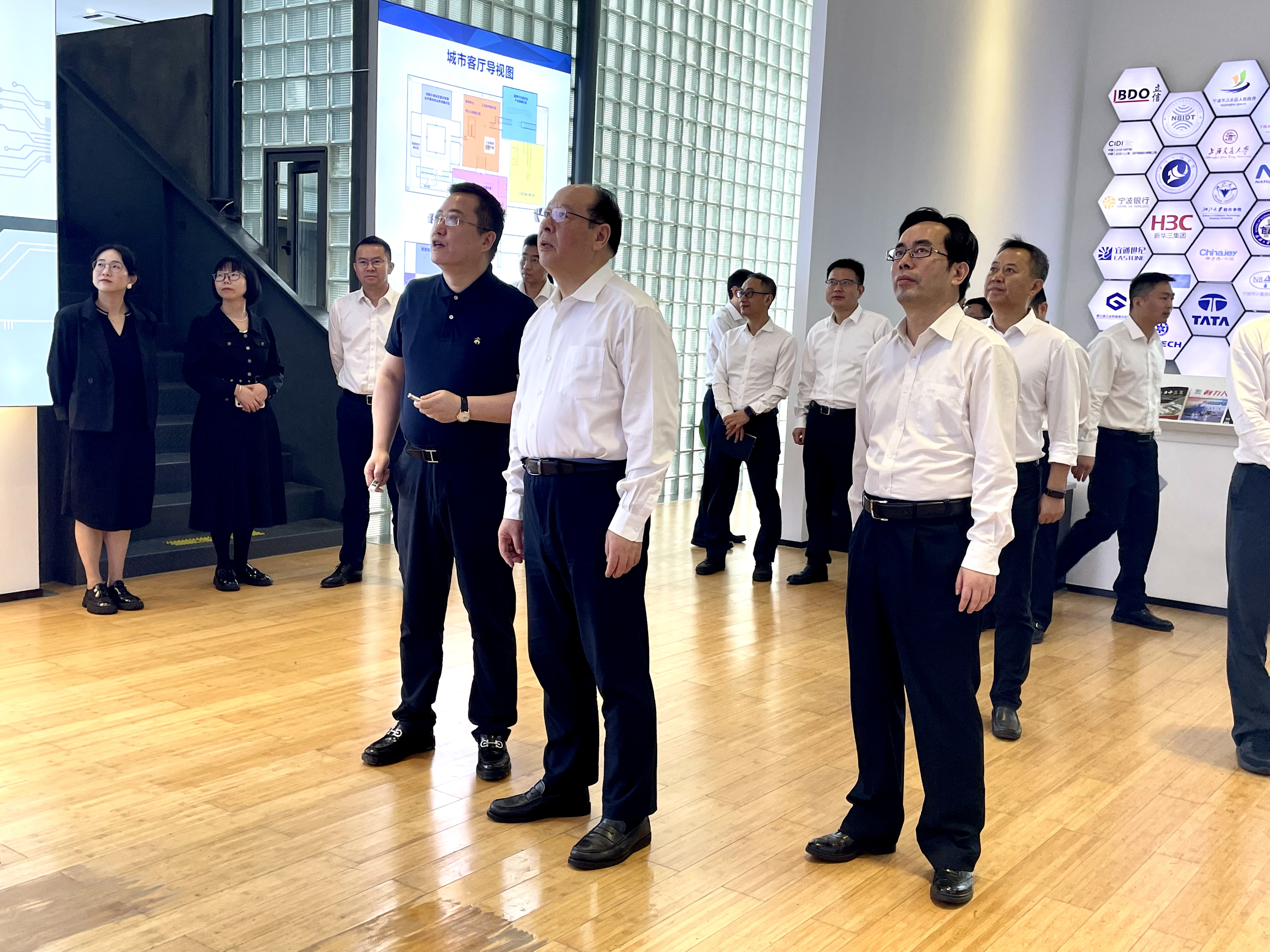 浙江省委常委、寧波市委書記彭佳學(xué)一行蒞臨柯力傳感走訪調(diào)研